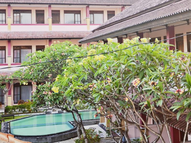 Pesona Beach Inn Kuta  Exterior photo